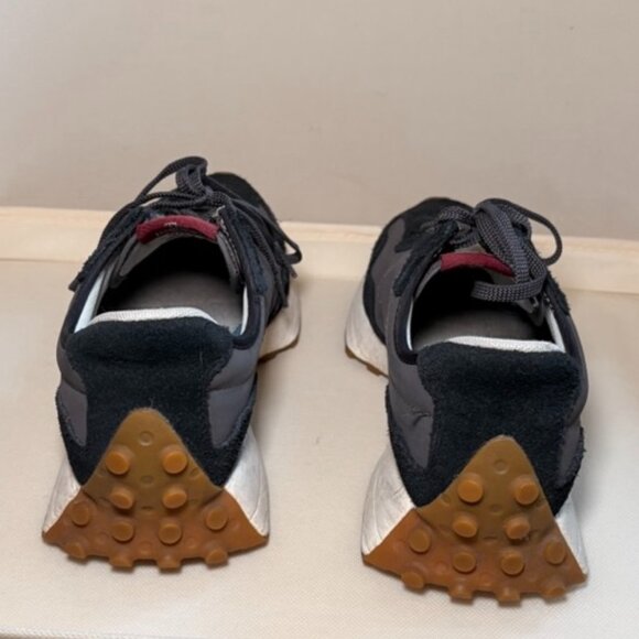 New Balance 327 Sneakers Sz. 9 in Black and Grey Suede - Picture 4 of 7